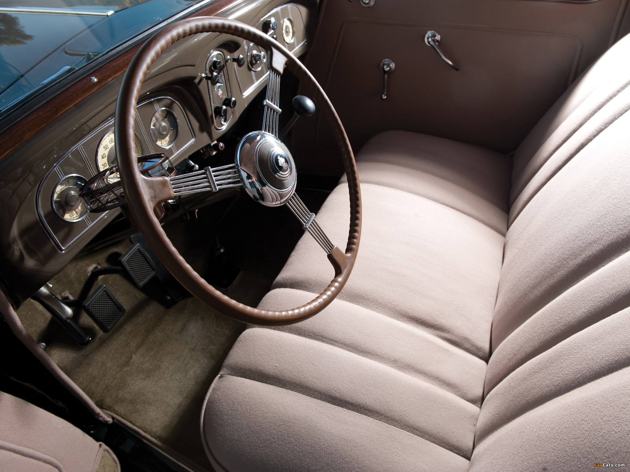 Photos of Packard 120 Sedan 1936 (2048 x 1536)