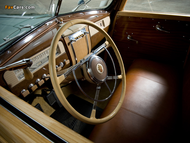 Photos of Packard 120 Deluxe Woodie Station Wagon by Hercules (1901) 1941 (640 x 480)