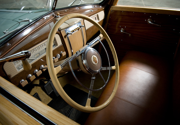 Photos of Packard 120 Deluxe Woodie Station Wagon by Hercules (1901) 1941