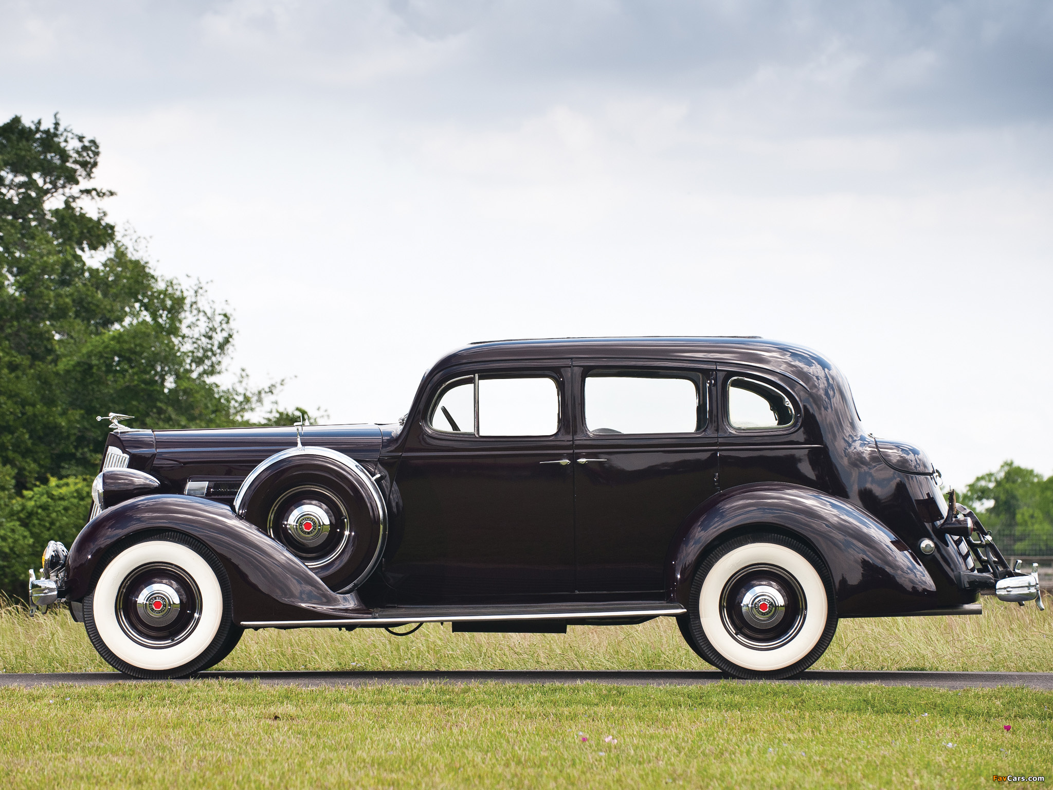 Pictures of Packard 120 Sedan 1936 (2048 x 1536)