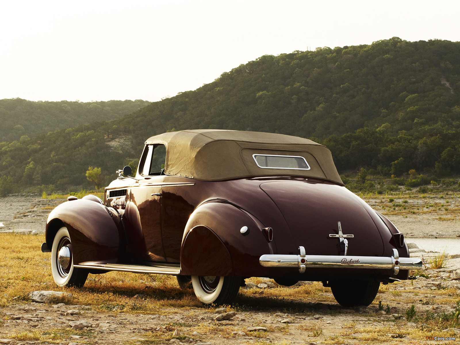 Packard 120 Convertible Coupe 1940 wallpapers (1600 x 1200)