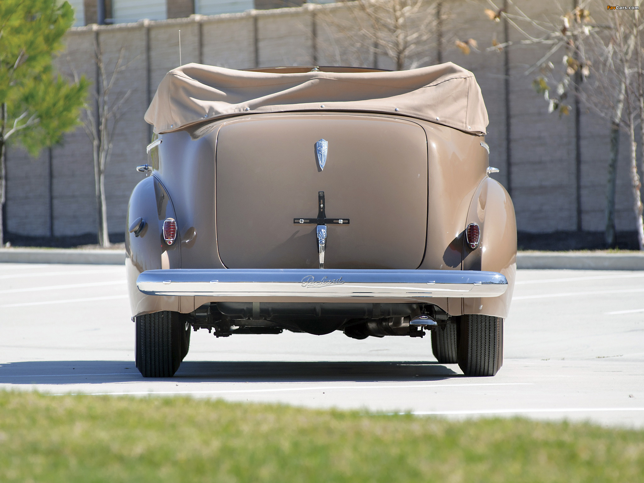 Images of Packard 160 Super Eight Convertible Sedan (1803-1377) 1940 (2048 x 1536)