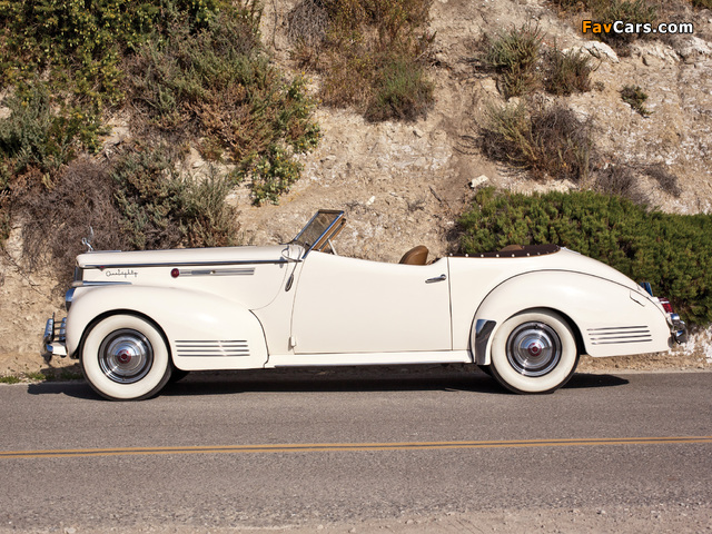 Images of Packard 180 Super Eight Convertible Victoria by Darrin (1906-1429) 1941 (640 x 480)