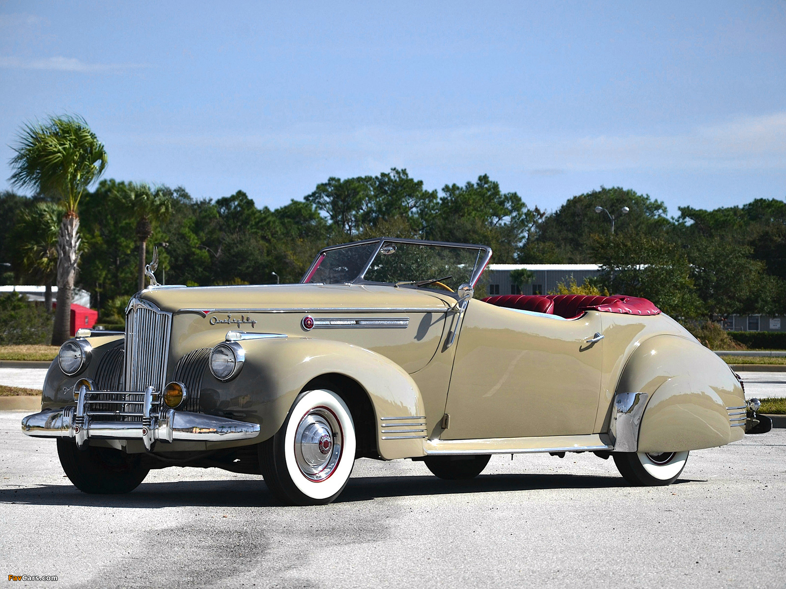 Images of Packard 180 Super Eight Convertible Victoria by Darrin (1906-1429) 1941 (1600 x 1200)