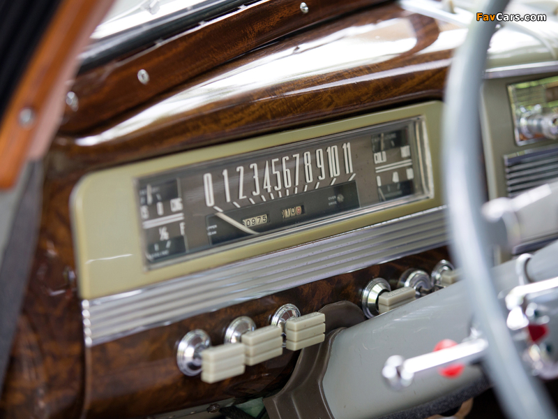 1941 Packard 180 Custom Super Eight Sport Brougham by LeBaron (1907-1452) 1940–41 photos (800 x 600)