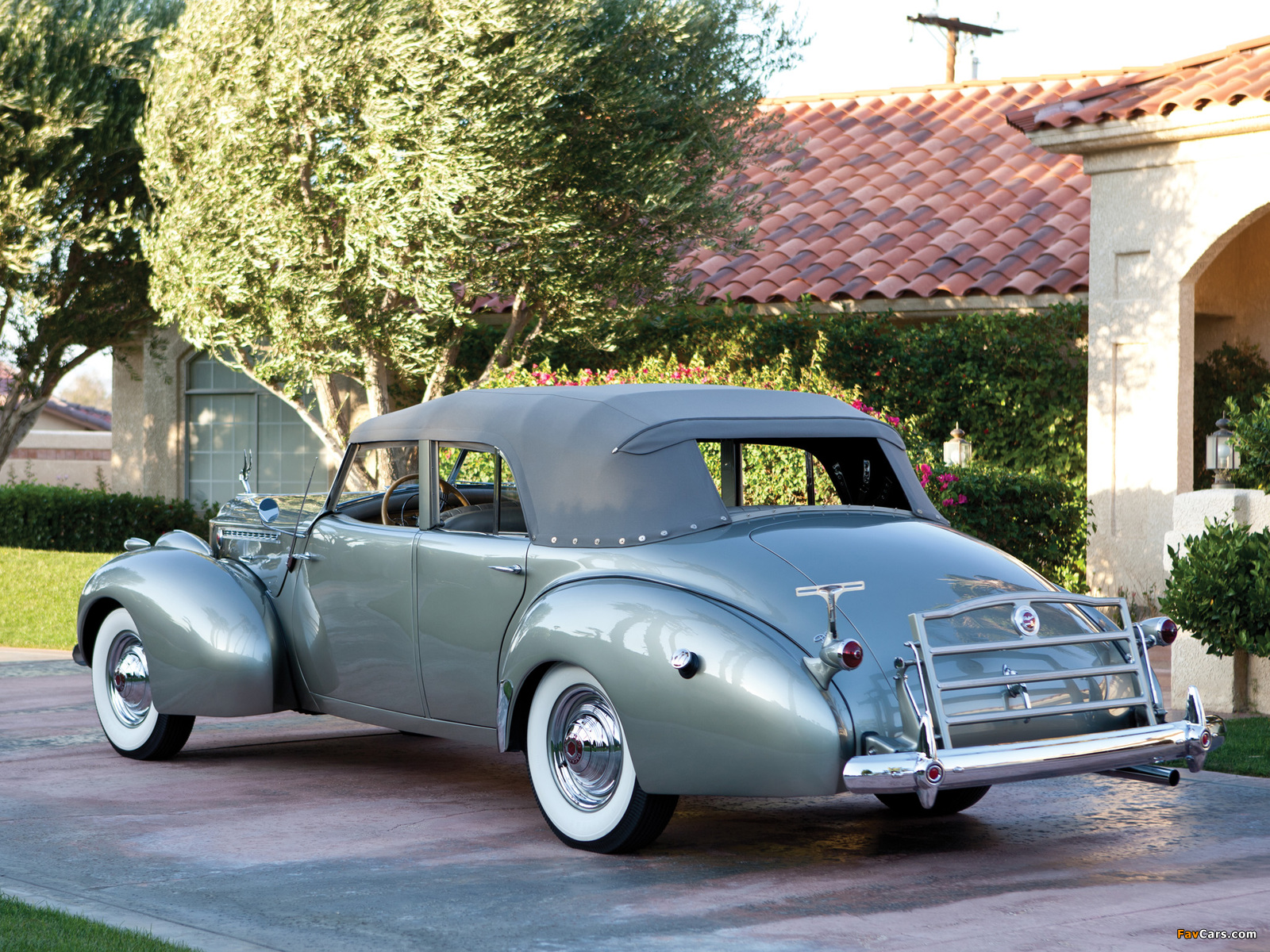 Packard 180 Custom Super Eight Convertible Sedan by Darrin (1807-710) 1940 wallpapers (1600 x 1200)