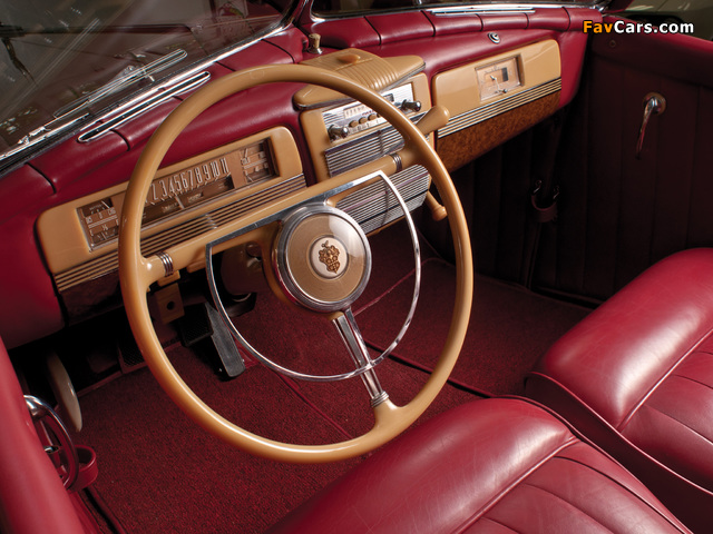 Packard 180 Super Eight Convertible Victoria by Darrin (1906-1429) 1941 wallpapers (640 x 480)