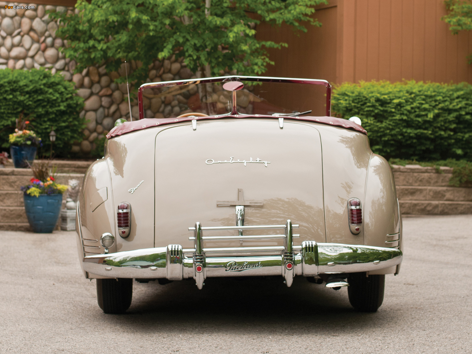 Photos of Packard 180 Super Eight Convertible Victoria by Darrin (1906-1429) 1941 (1600 x 1200)