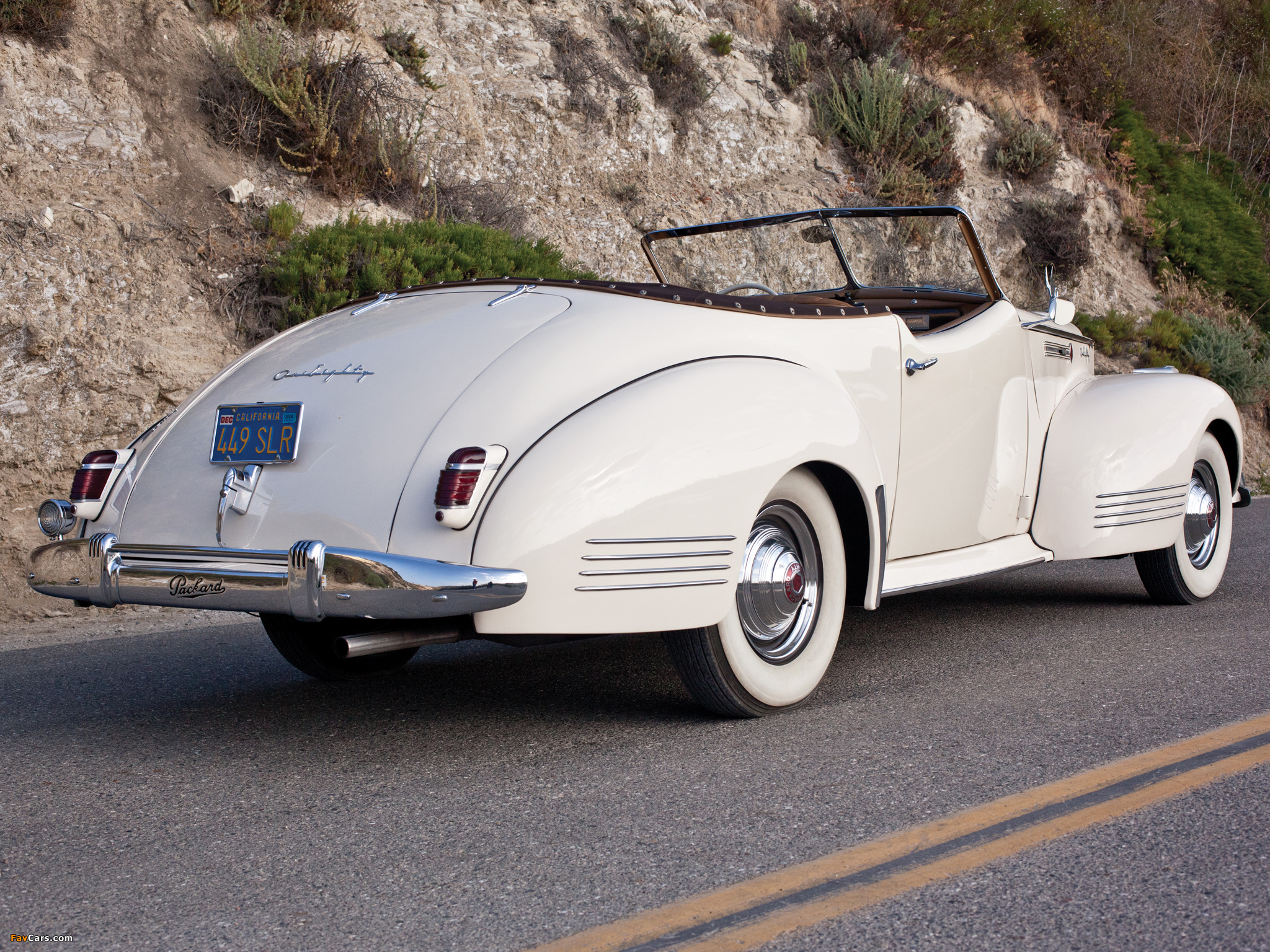 Photos of Packard 180 Super Eight Convertible Victoria by Darrin (1906-1429) 1941 (2048 x 1536)
