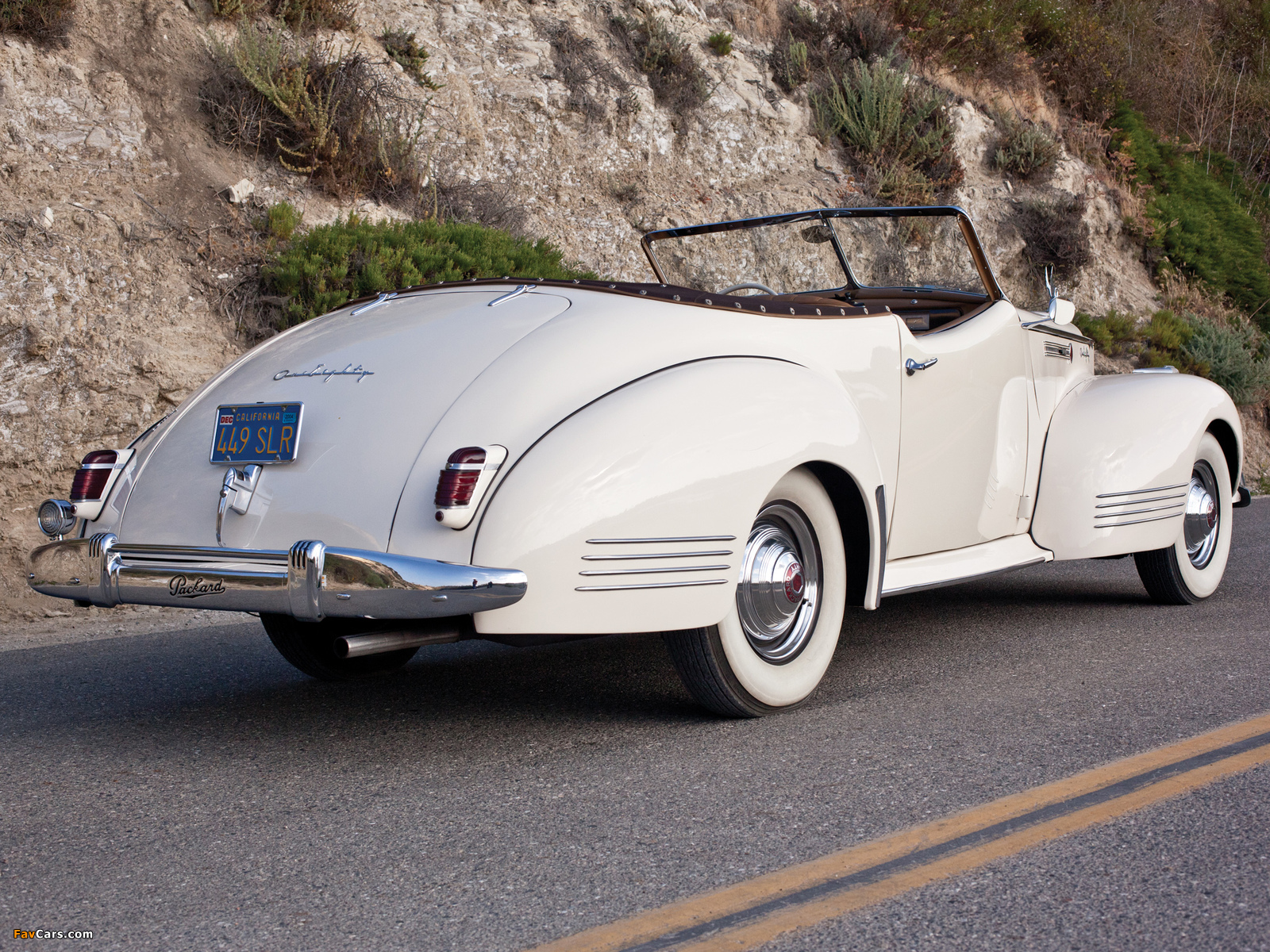 Photos of Packard 180 Super Eight Convertible Victoria by Darrin (1906-1429) 1941 (1600 x 1200)