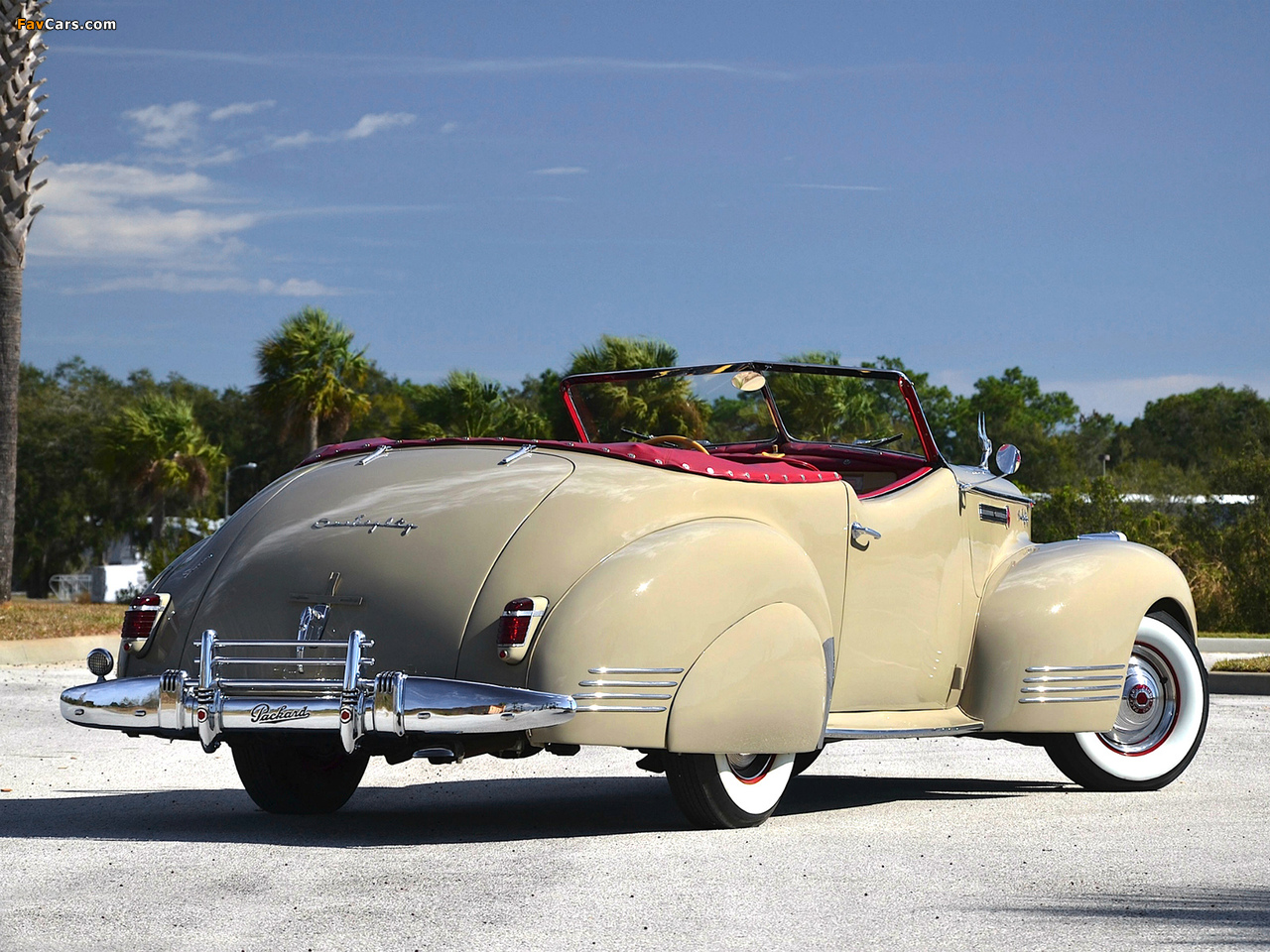 Photos of Packard 180 Super Eight Convertible Victoria by Darrin (1906-1429) 1941 (1280 x 960)