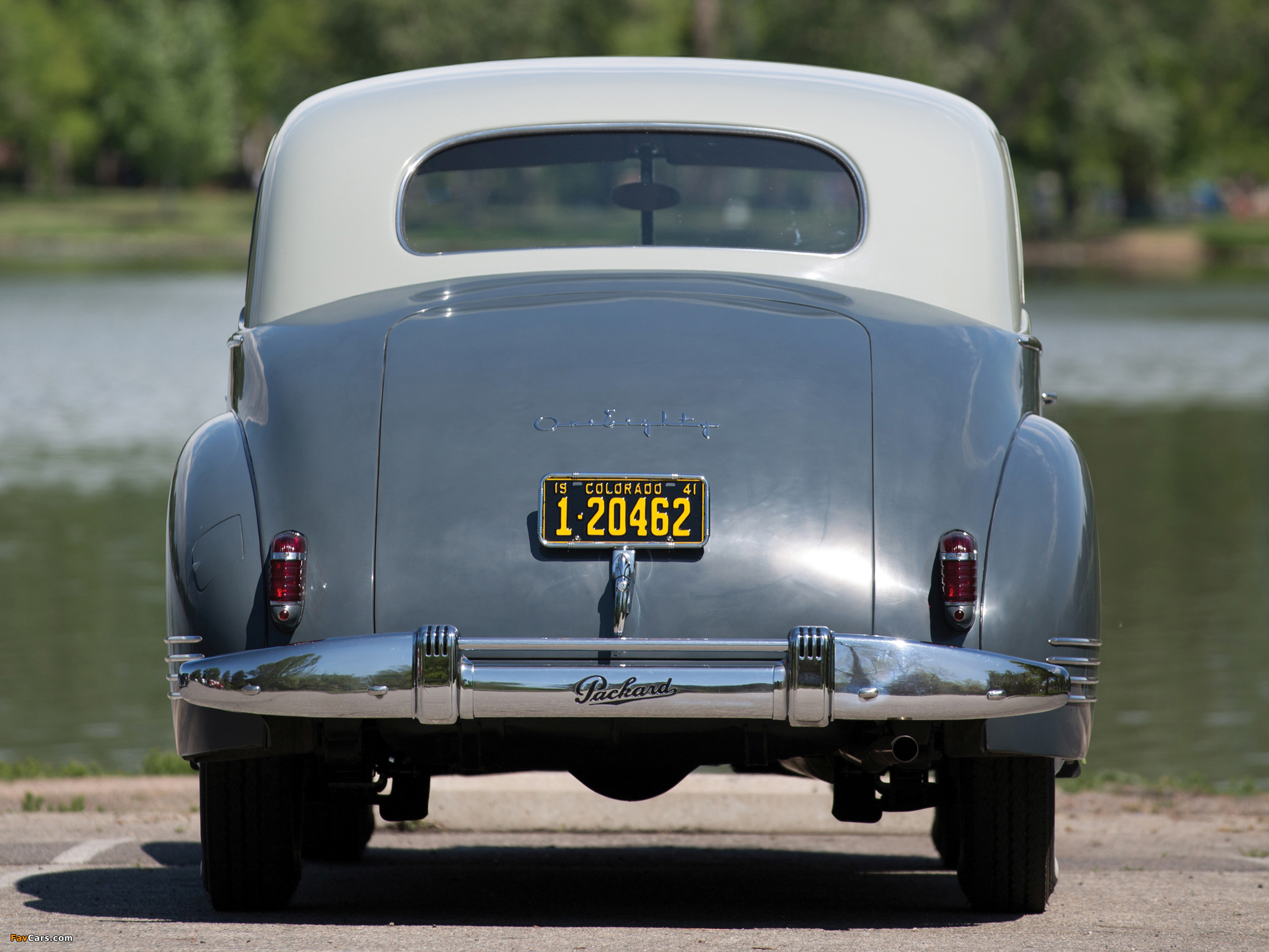 Pictures of 1941 Packard 180 Custom Super Eight Sport Brougham by LeBaron (1907-1452) 1940–41 (2048 x 1536)