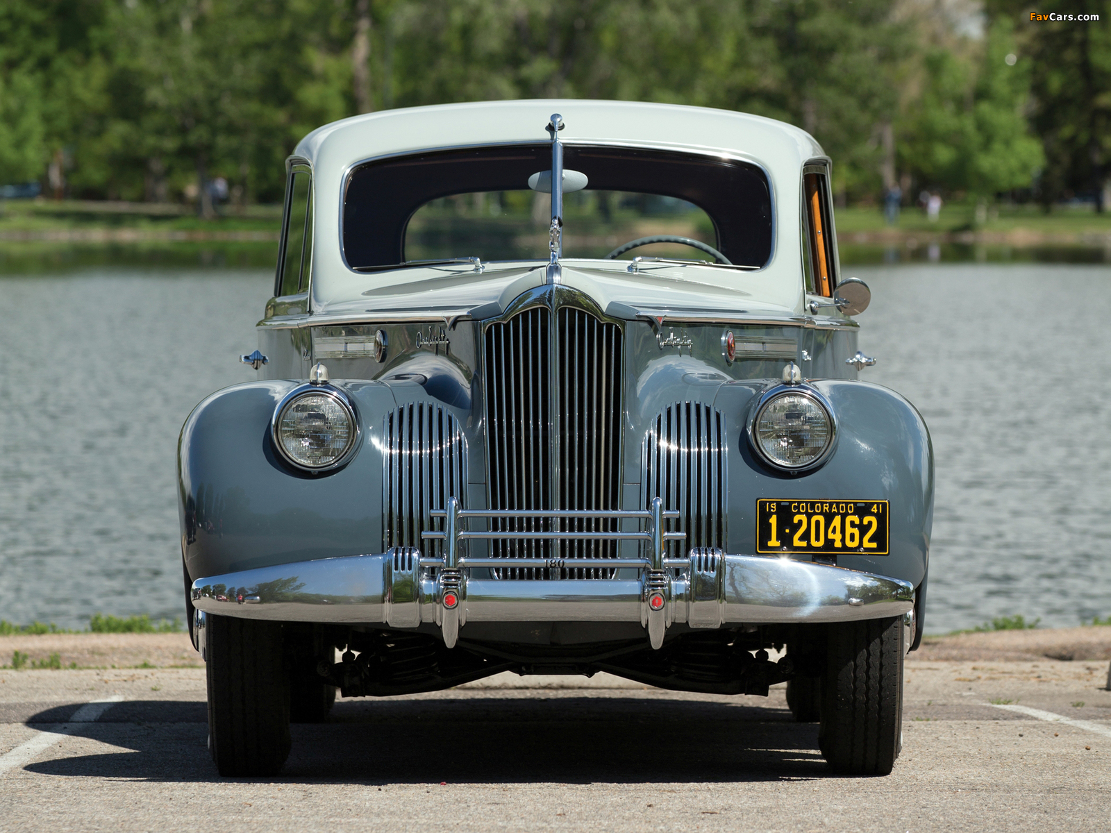 Pictures of 1941 Packard 180 Custom Super Eight Sport Brougham by LeBaron (1907-1452) 1940–41 (1600 x 1200)