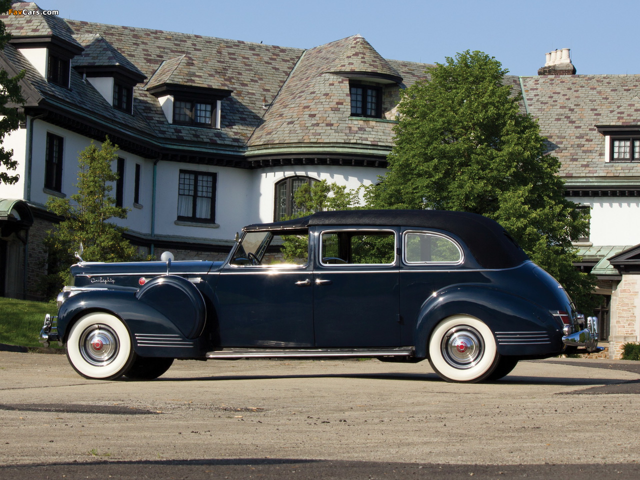 Pictures of 1941 Packard 180 Custom Super Eight All-Weather Town Car by Rollston (1908-795) 1940–41 (1280 x 960)