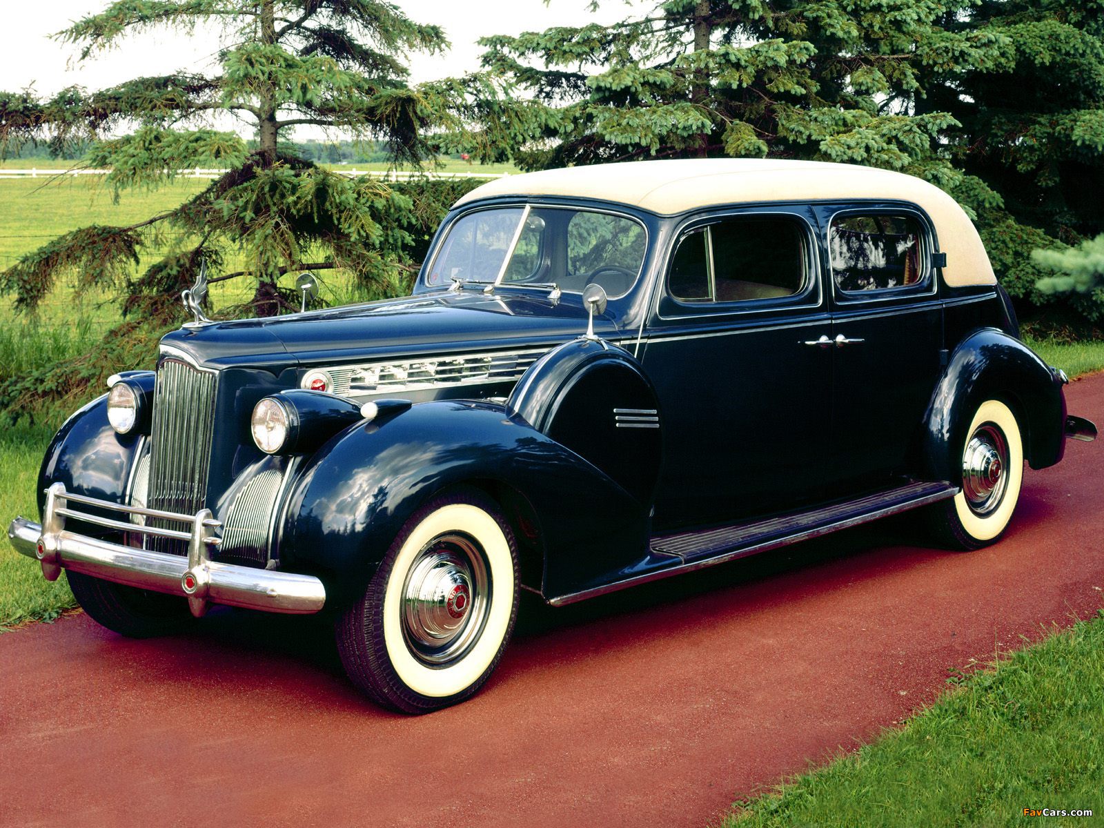 Packard 180 Super Eight Custom Club Sedan (1806-1356) 1940 wallpapers (1600 x 1200)