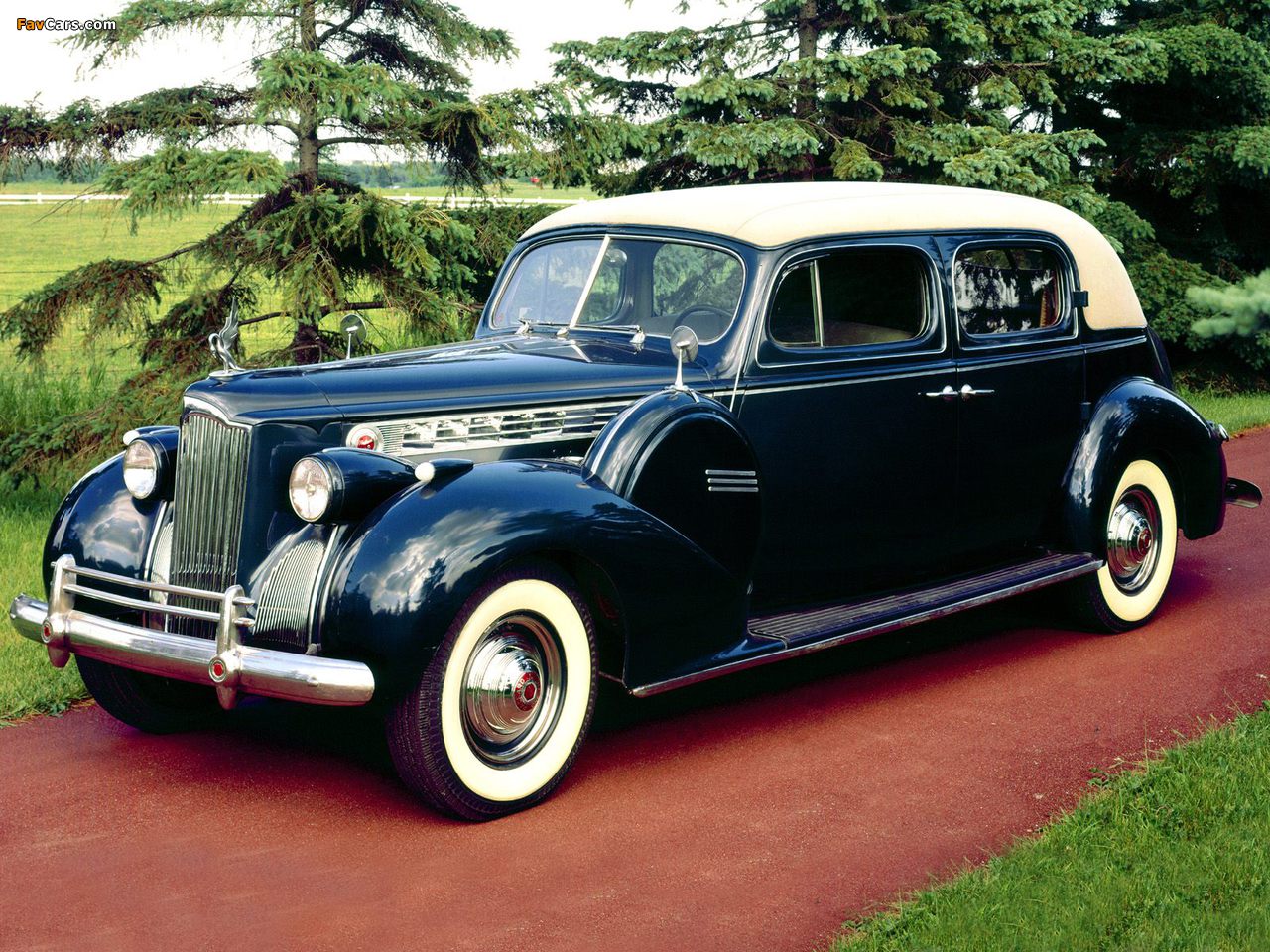 Packard 180 Super Eight Custom Club Sedan (1806-1356) 1940 wallpapers (1280 x 960)