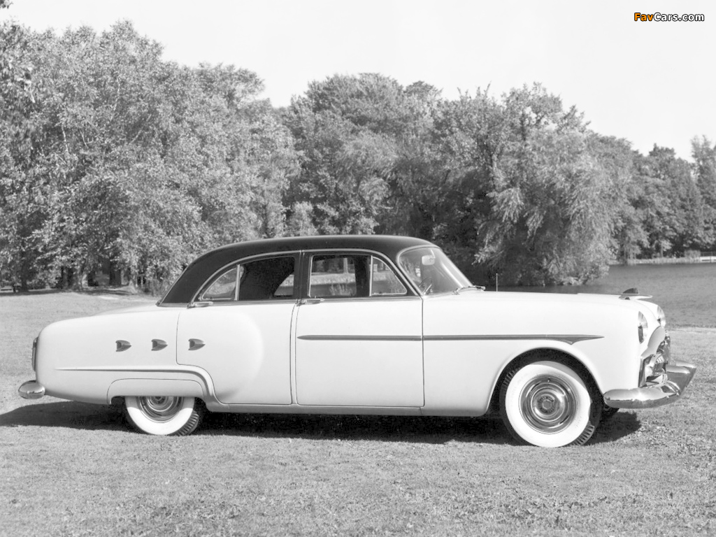 Photos of Packard 200 Deluxe Touring Sedan (2501-2562) 1952 (1024 x 768)