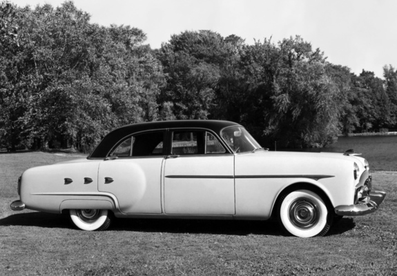 Photos of Packard 200 Deluxe Touring Sedan (2501-2562) 1952