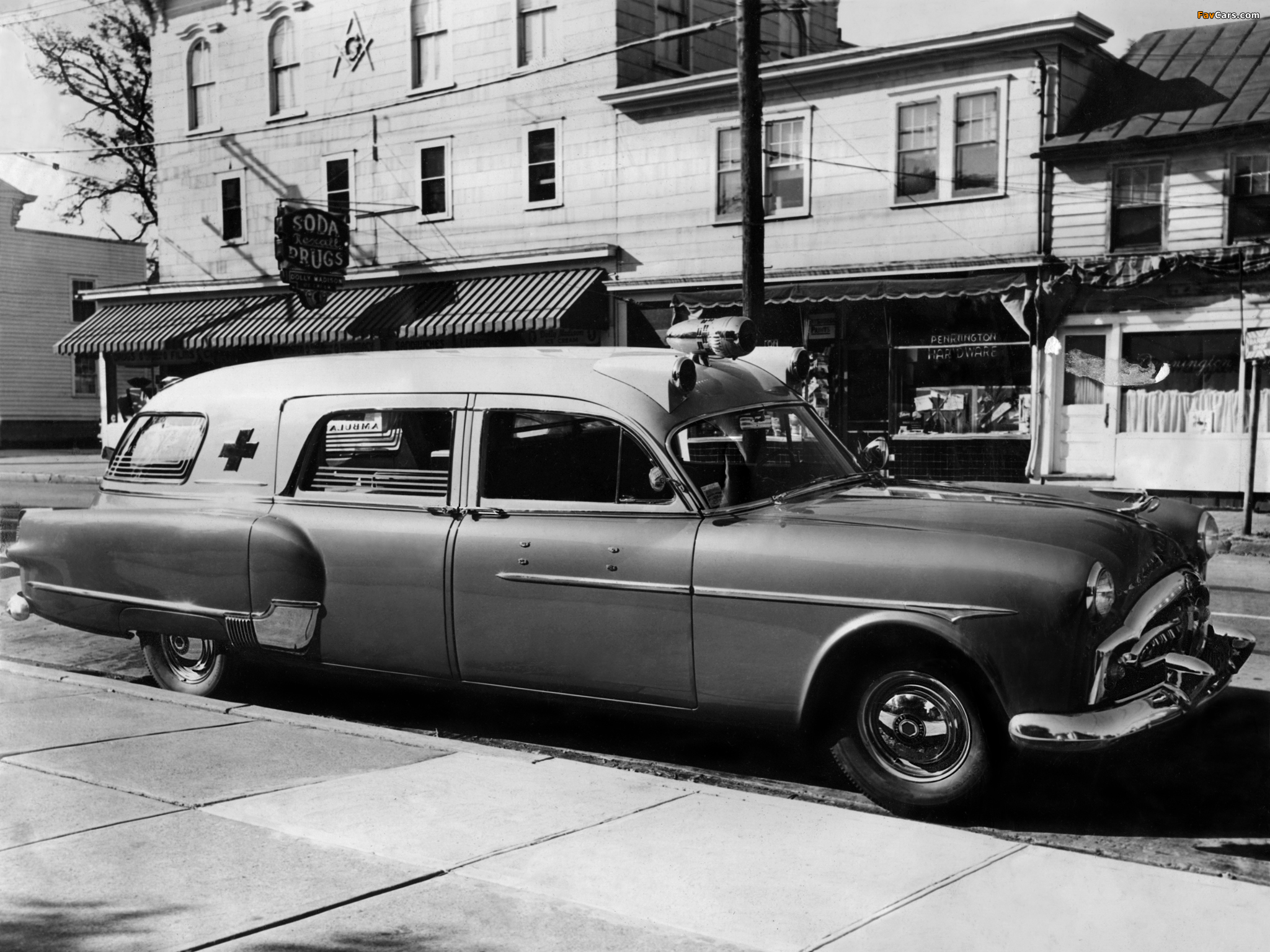 Photos of Packard 300 Ambulance by Henney (2413-5194) 1951 (2048 x 1536)