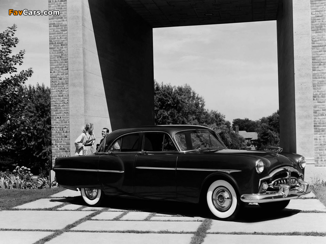 Photos of Packard 300 Touring Sedan (2502-2572) 1952 (640 x 480)