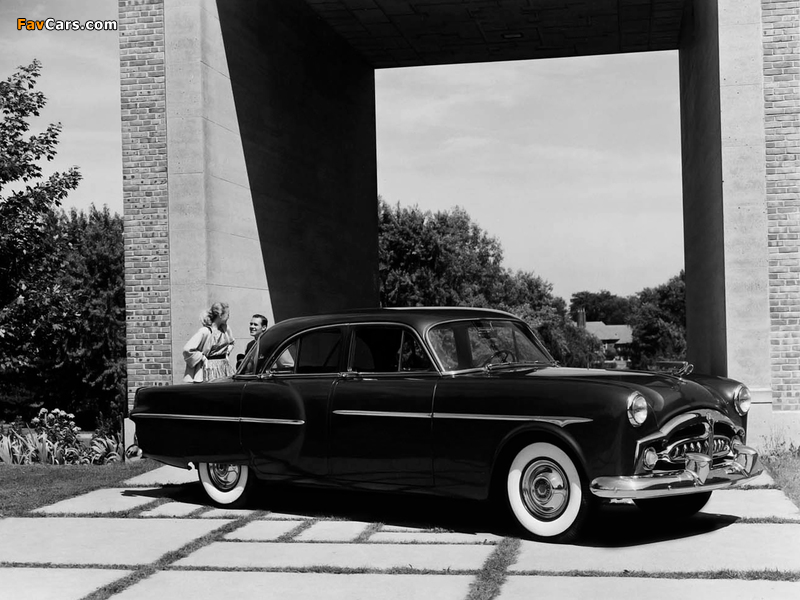 Photos of Packard 300 Touring Sedan (2502-2572) 1952 (800 x 600)