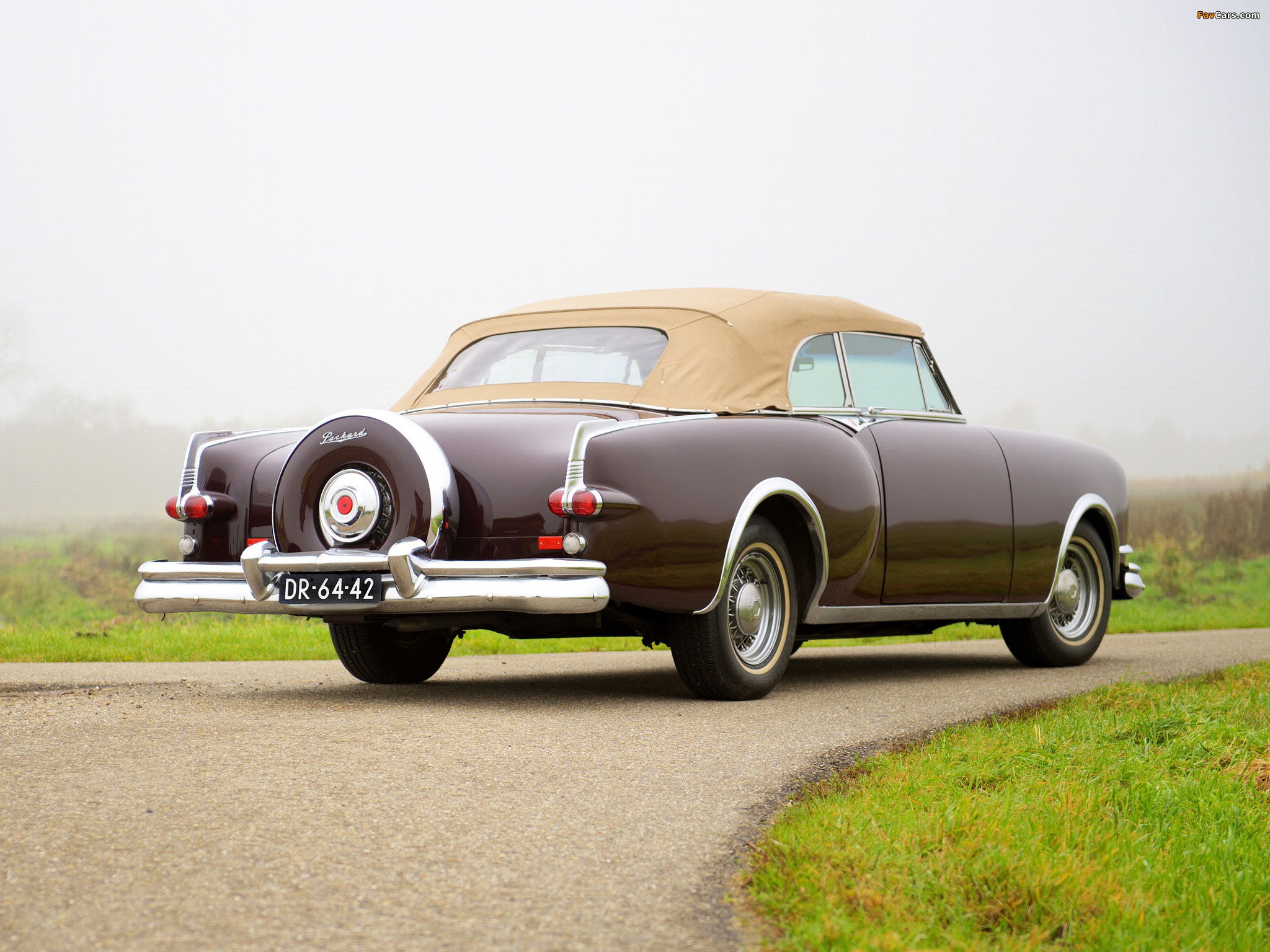 Photos of Packard Caribbean Convertible Coupe (2631-2678) 1953 (2048 x 1536)