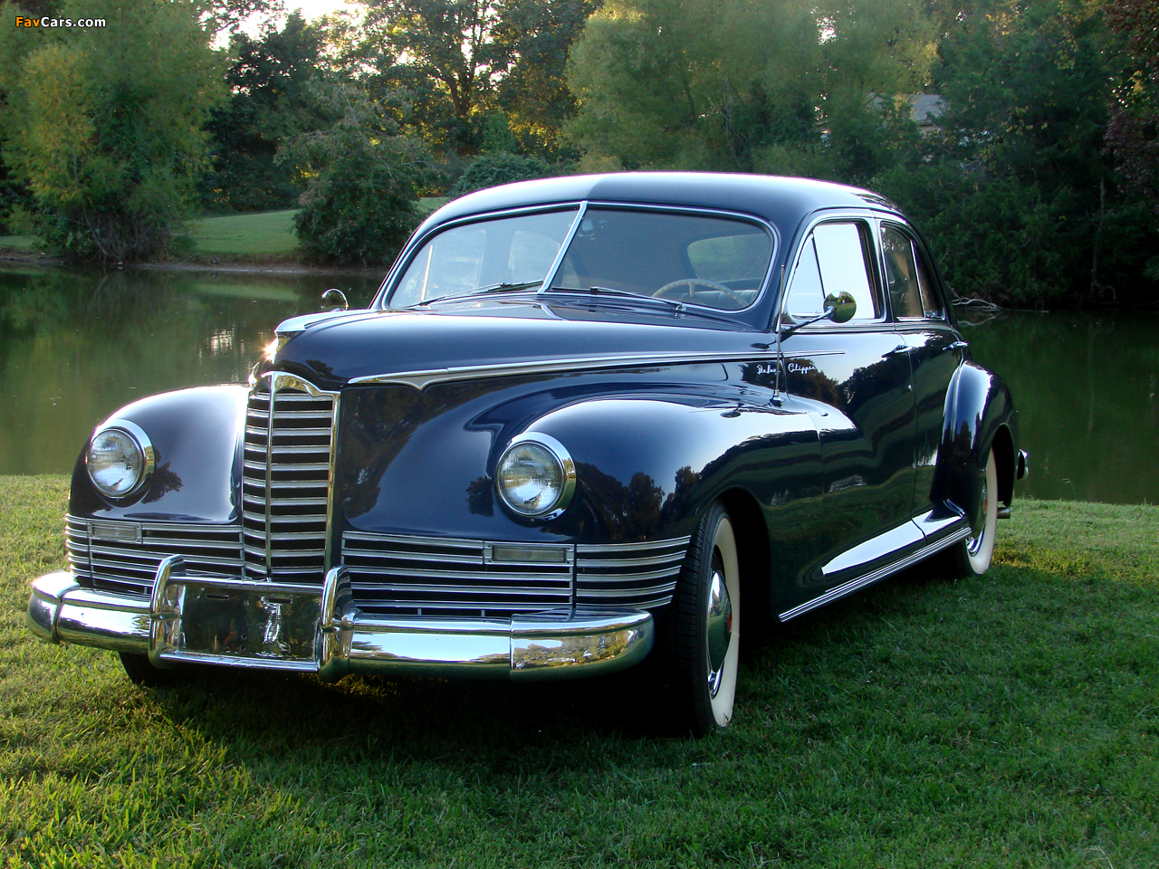 Packard Deluxe Clipper Touring Sedan (2101) 1946–47 photos (1280 x 960)