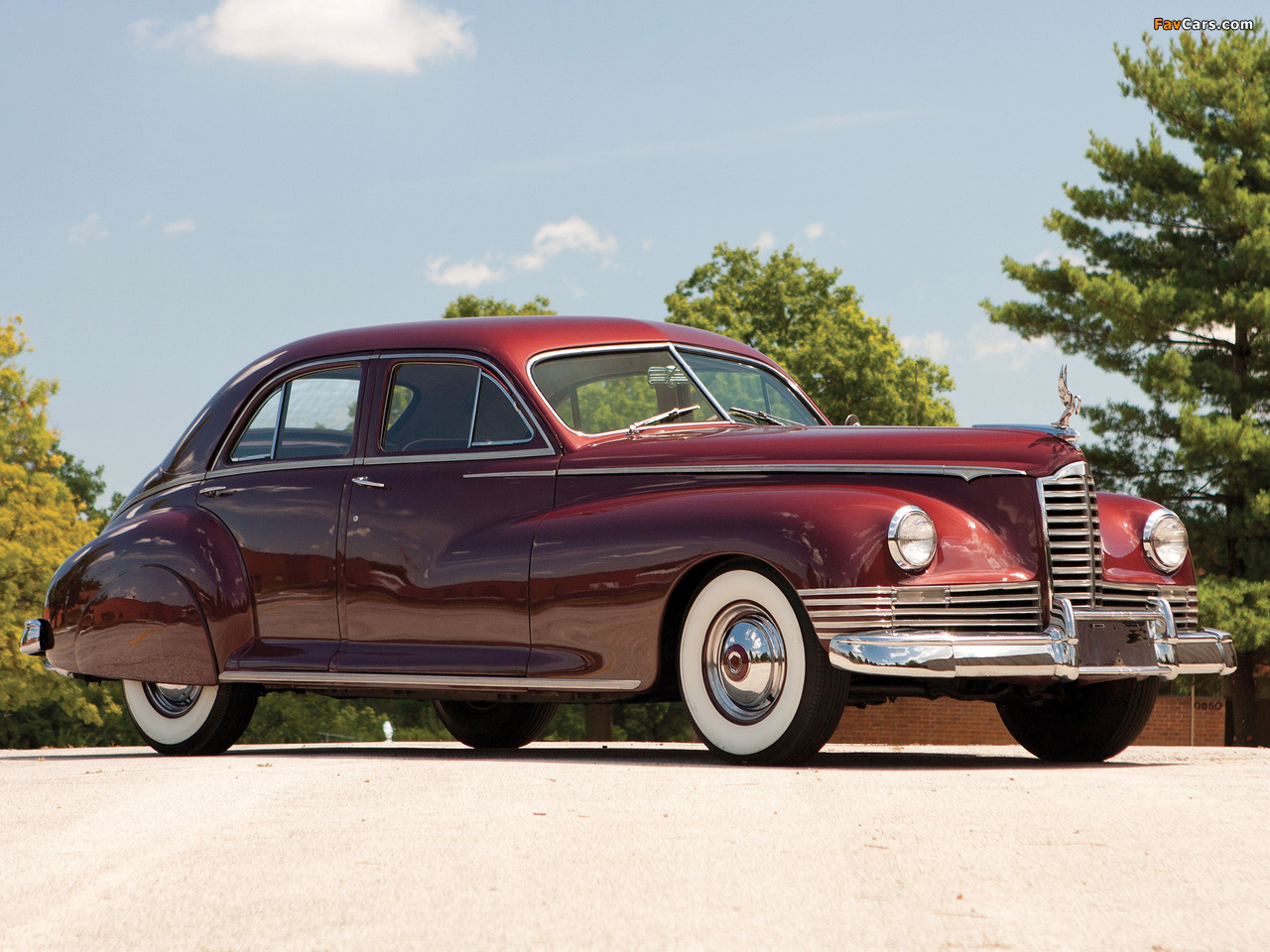 Packard Custom Super Clipper Eight Sedan (2106-2122) 1947 photos (1280 x 960)