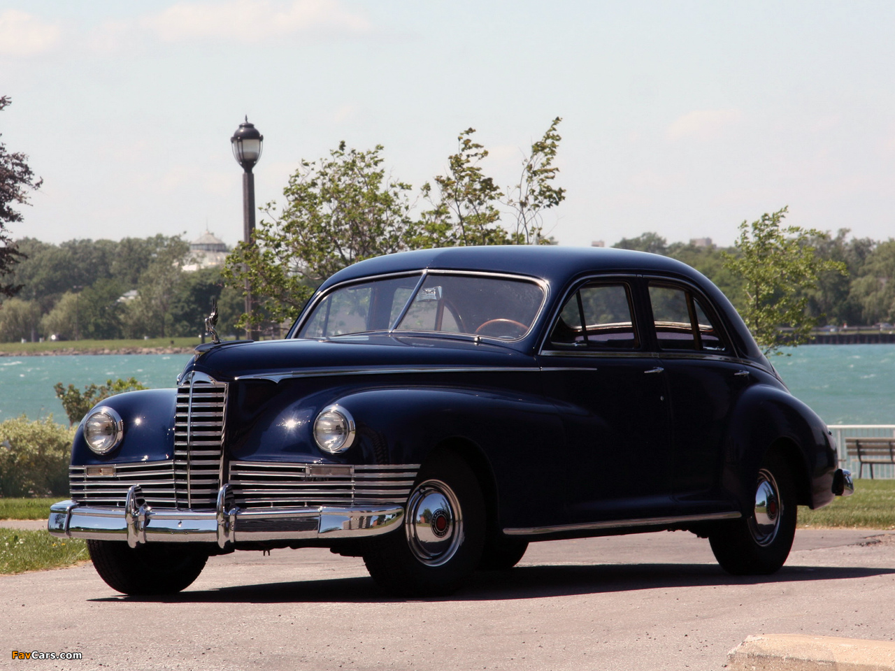 1947 Packard Super Clipper Eight 4-door Sedan (2103-2172) wallpapers (1280 x 960)