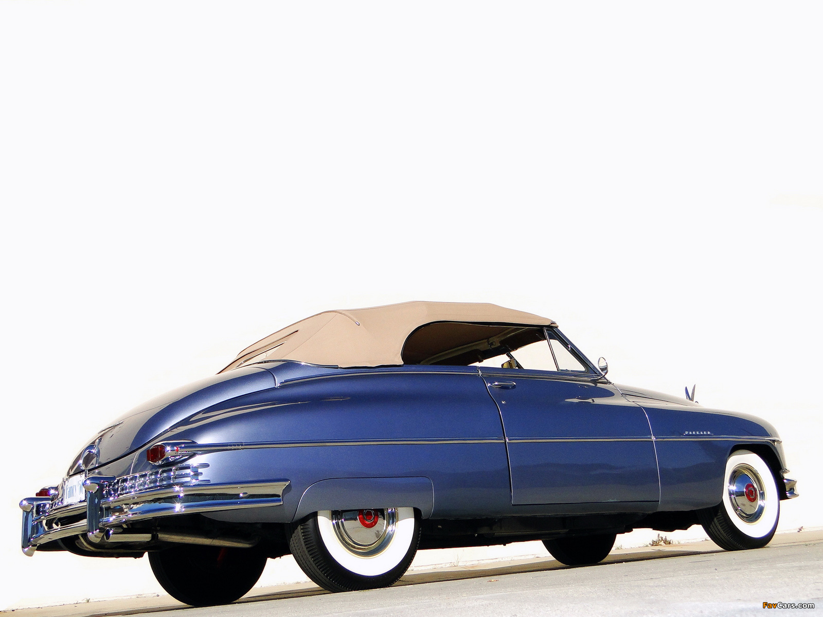 Photos of Packard Custom Eight Convertible Coupe (2333-2359-5) 1950 (1600 x 1200)