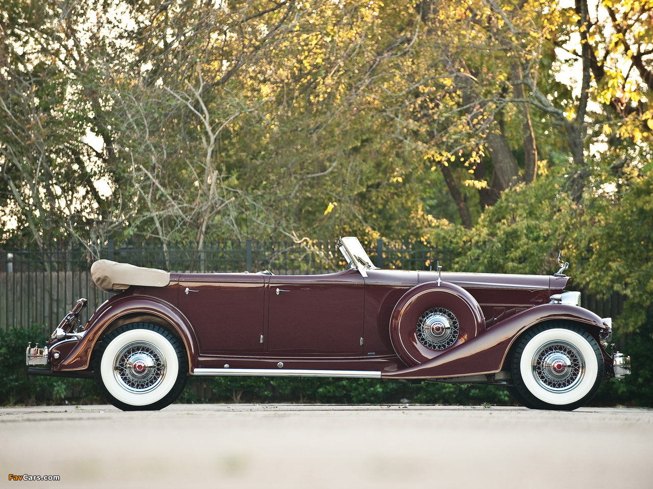 Photos of Packard Custom Twelve Sport Phaeton by Dietrich (1006-3069) 1933 (1280 x 960)