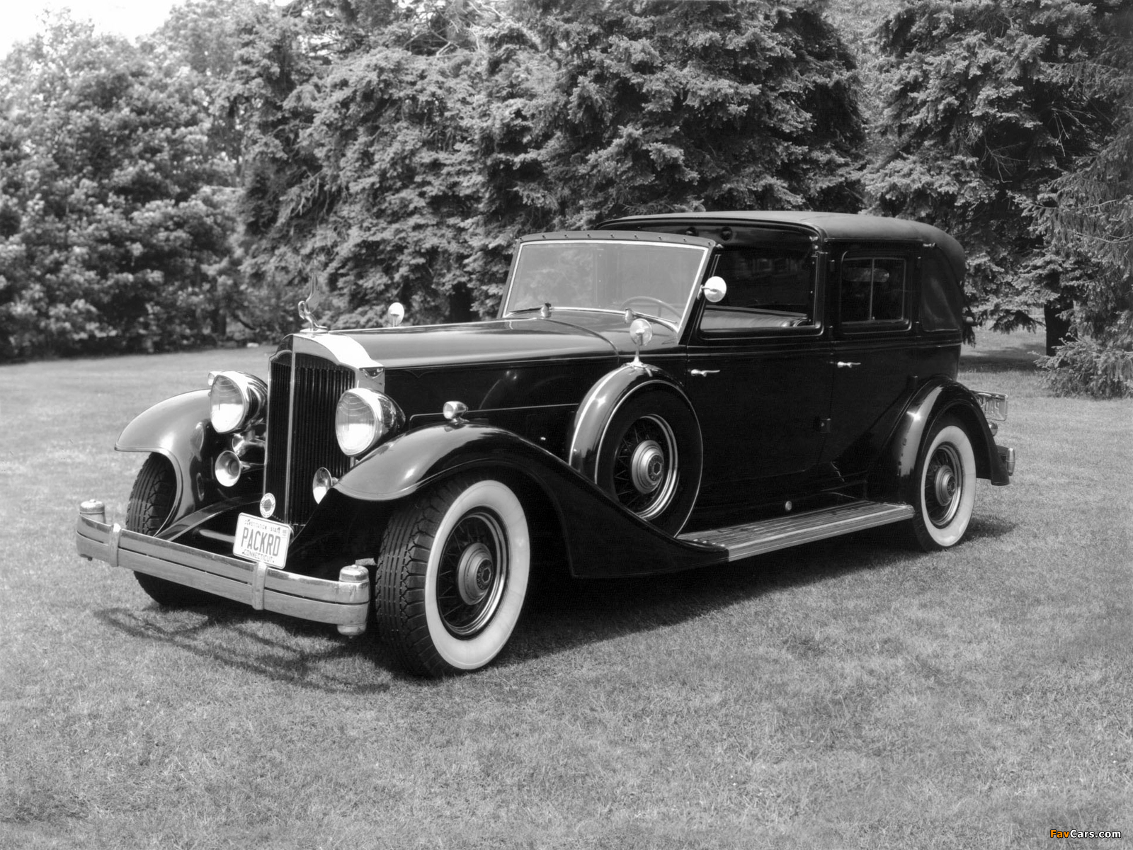 Packard Custom Twelve Town Car Landaulet by LeBaron (1006-4003) 1933 wallpapers (1600 x 1200)