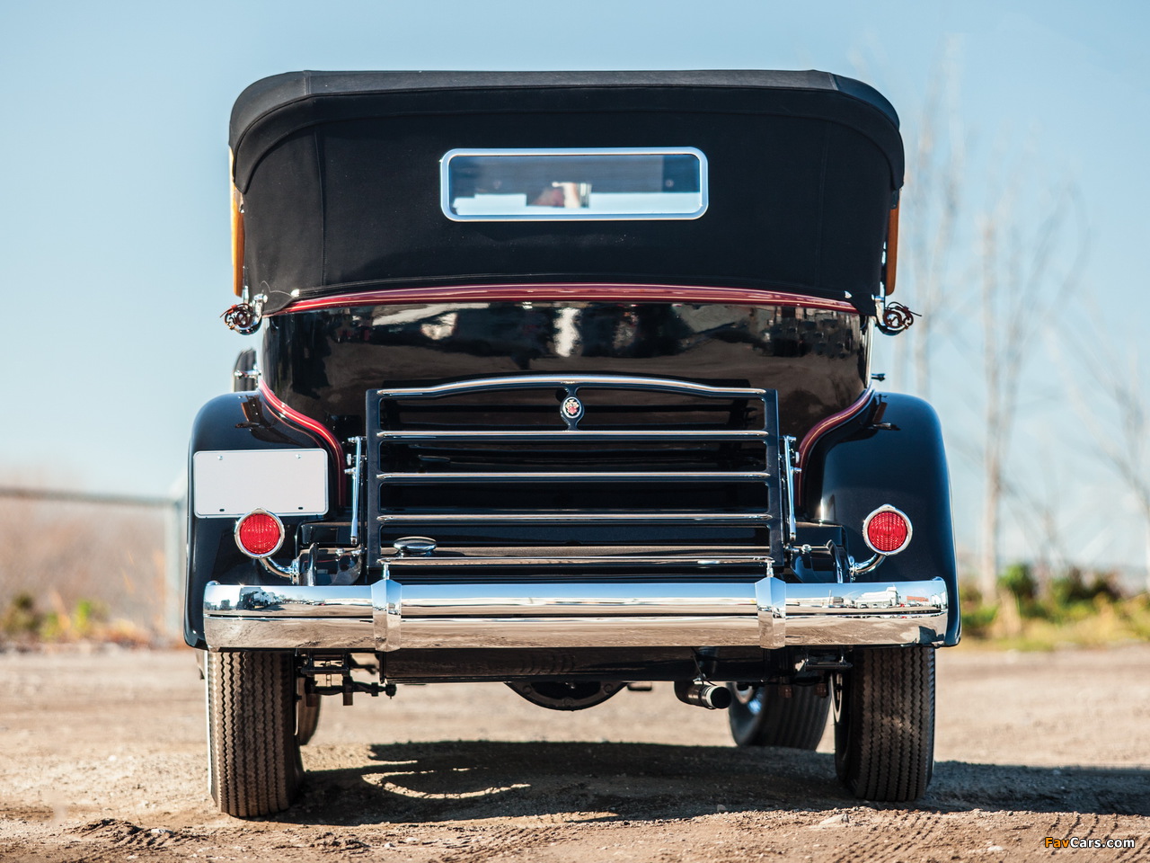 Images of Packard Deluxe Eight Sport Phaeton (903-531) 1932 (1280 x 960)