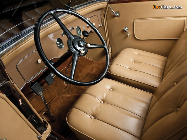 Packard Deluxe Eight Convertible Victoria by Rollston 1931 wallpapers (640 x 480)