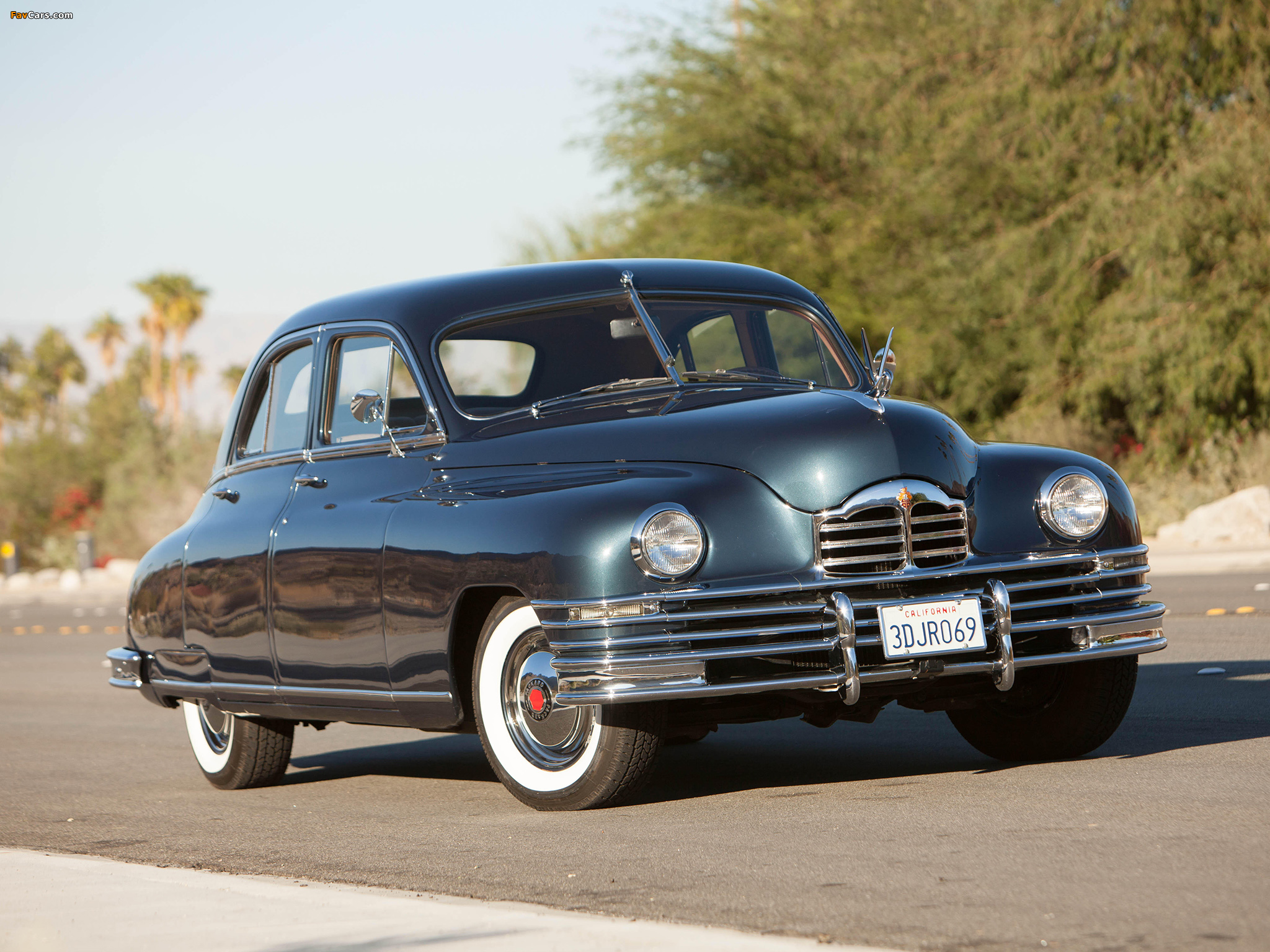 Packard Deluxe Eight Touring Sedan (2211-2262) 1948 pictures (2048 x 1536)