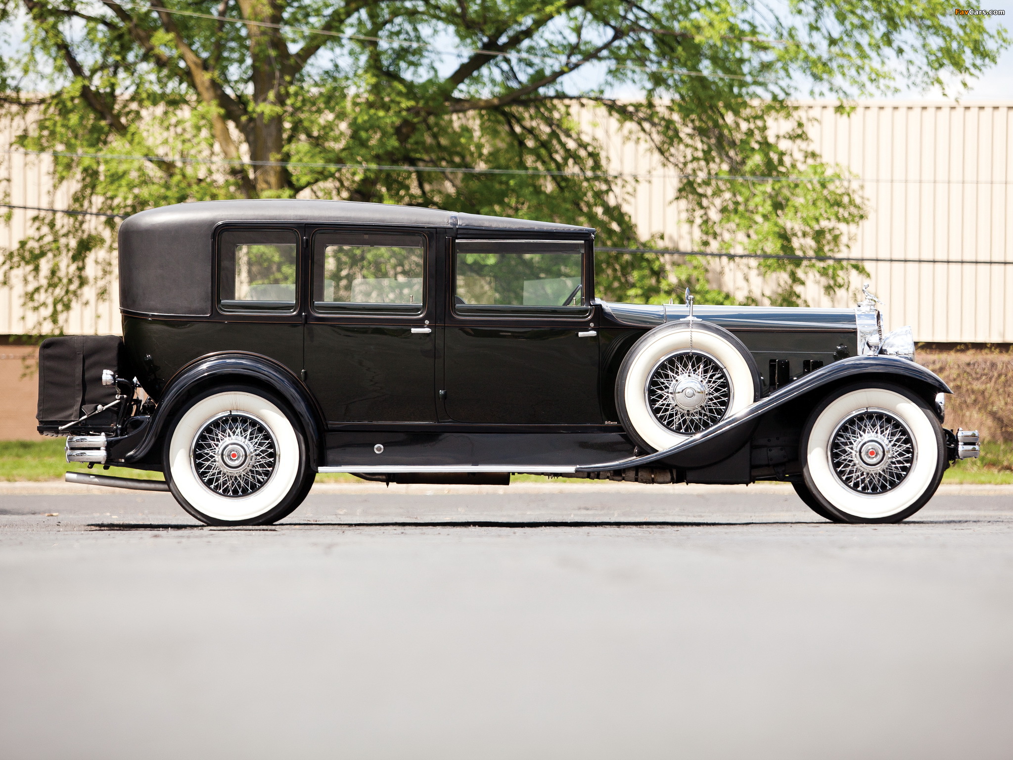 Photos of 1930 Packard Deluxe Eight All-Weather Town Car by LeBaron (745) (2048 x 1536)