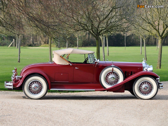 Photos of Packard Deluxe Eight Roadster by LeBaron (745-422) 1930 (640 x 480)