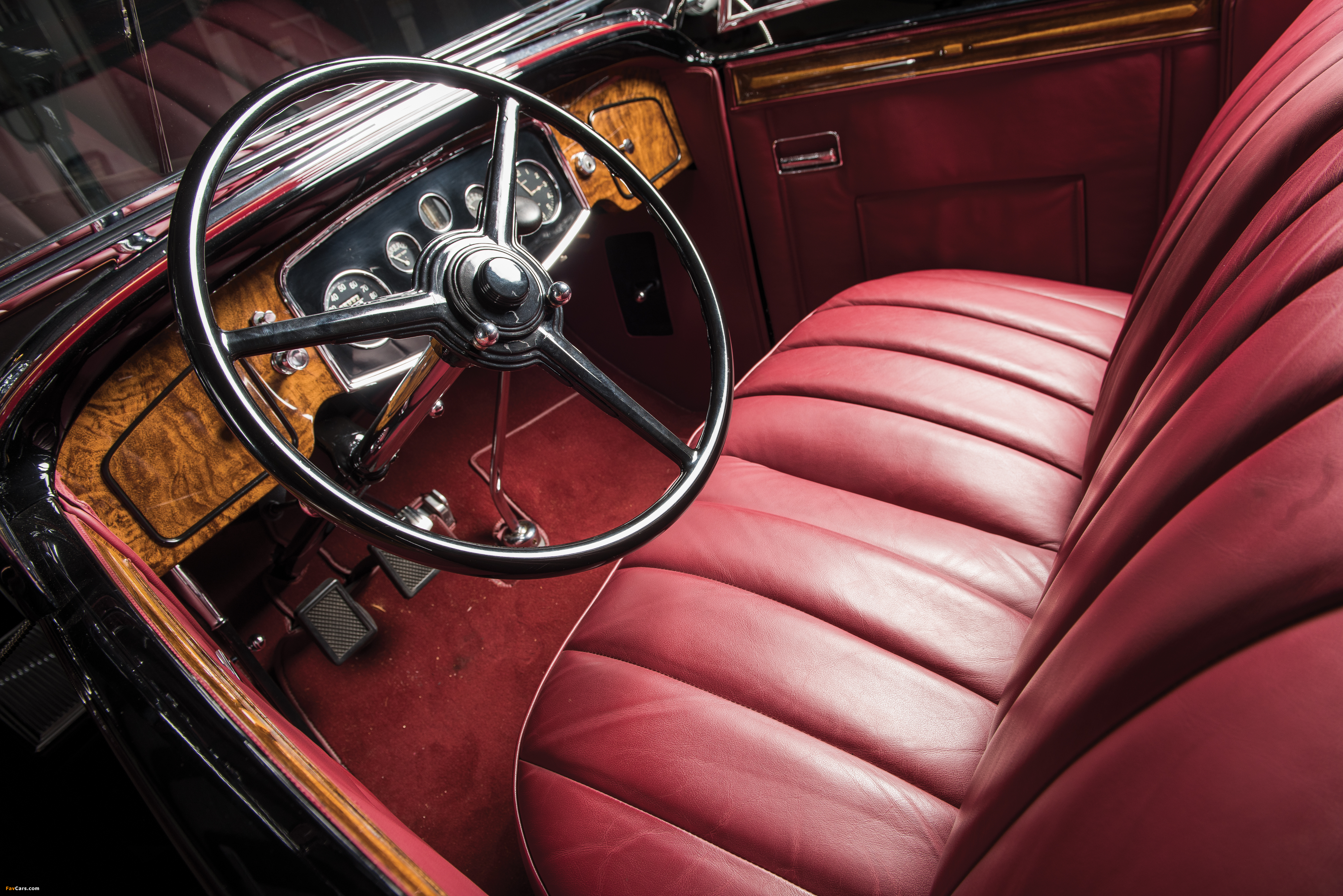 Photos of Packard Deluxe Eight Phaeton (903-511) 1932 (4000 x 2670)