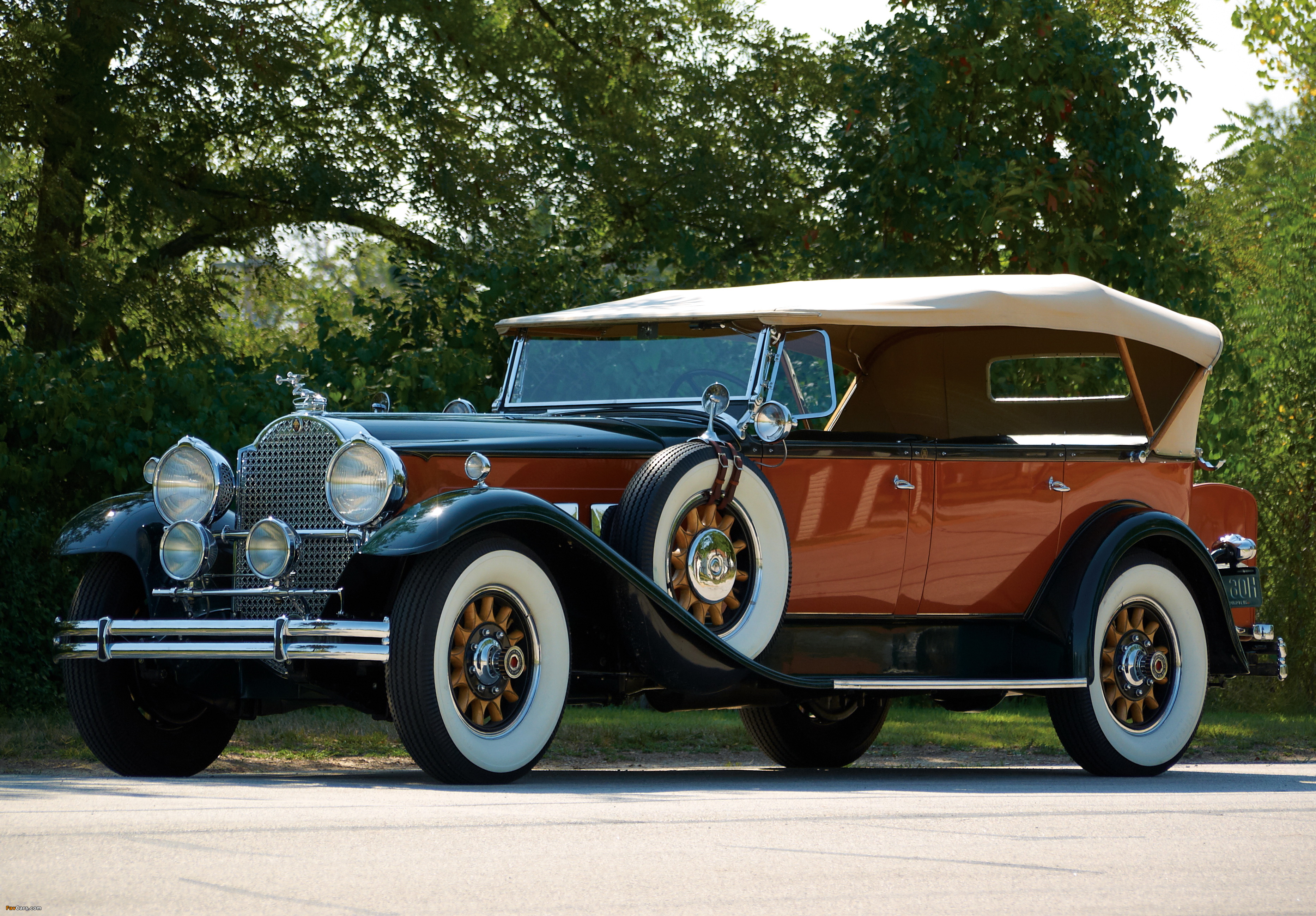 Pictures of Packard Deluxe Eight Phaeton (745-420) 1930 (3731 x 2598)