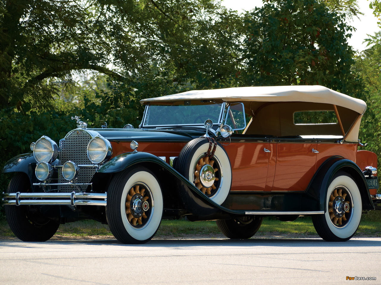 Pictures of Packard Deluxe Eight Phaeton (745-420) 1930 (1280 x 960)