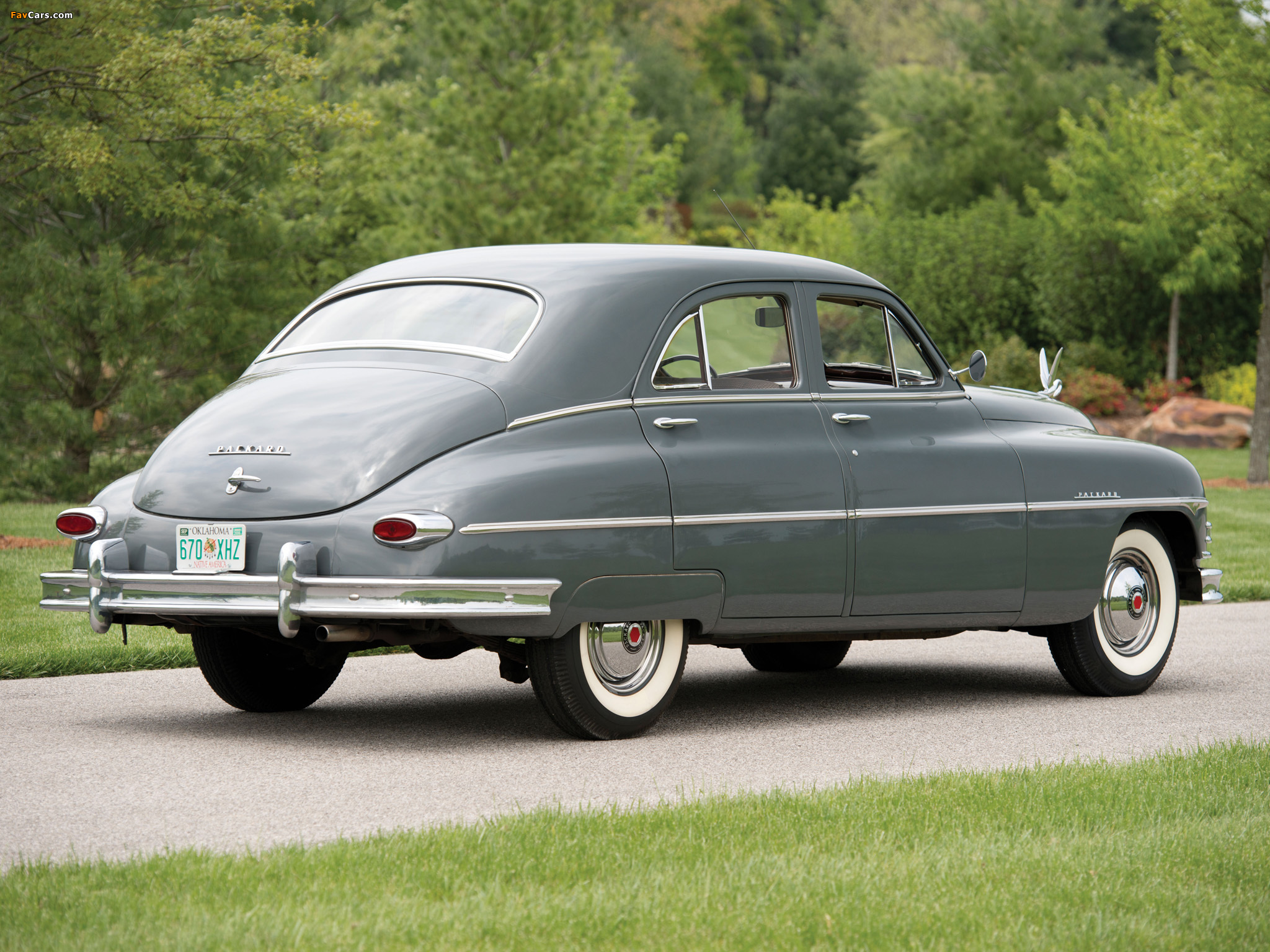 Pictures of Packard Deluxe Eight Touring Sedan 1949 (2048 x 1536)