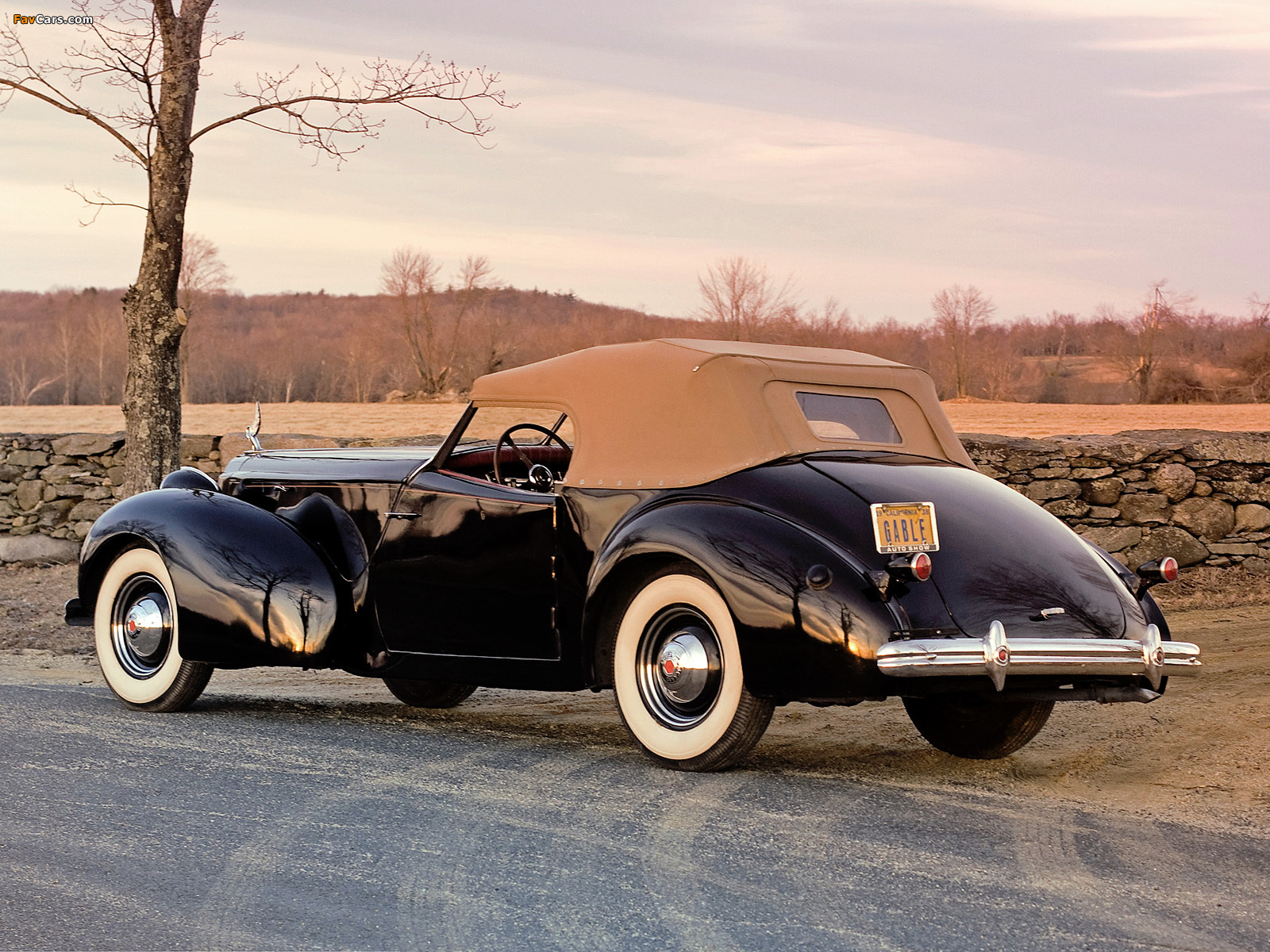 Images of Packard Eight Convertible Victoria by Darrin 1938 (1600 x 1200)