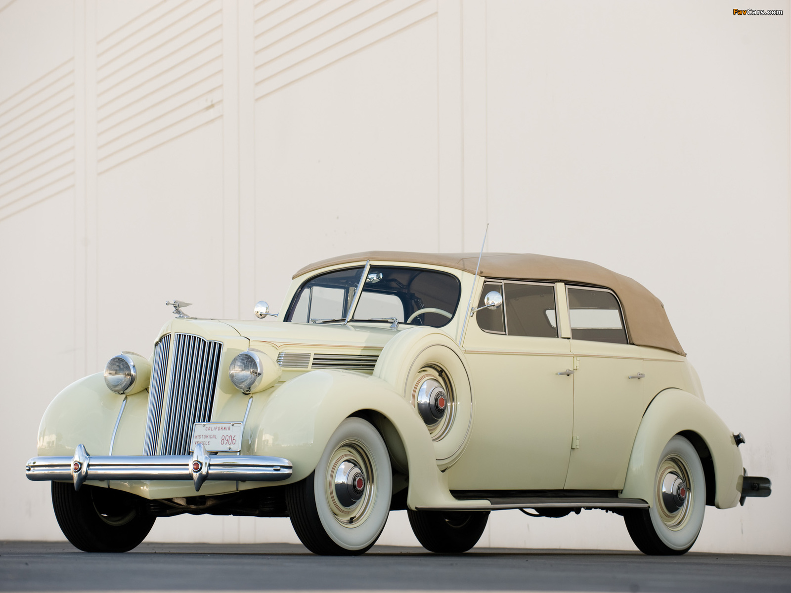 Images of Packard Eight Convertible Sedan (1601-1197) 1938 (1600 x 1200)
