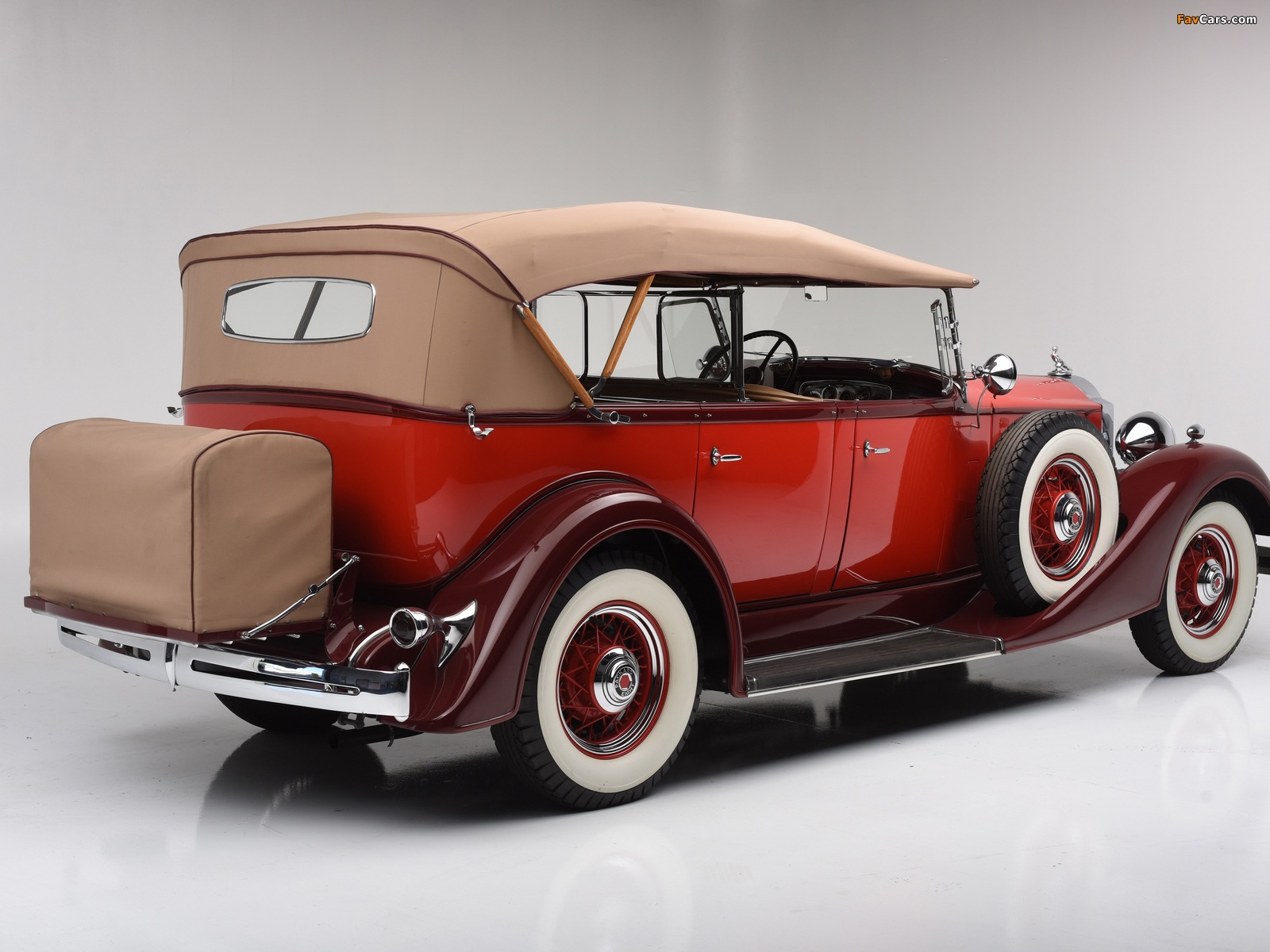 Photos of Packard Eight 7-passenger Touring (1101-710) 1933–34 (1600 x 1200)
