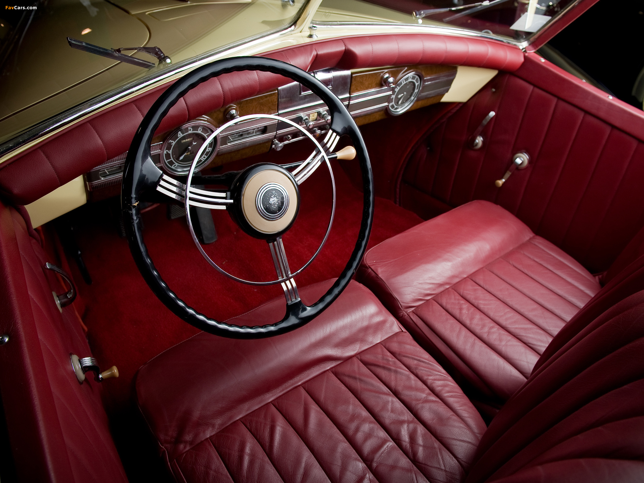 Photos of Packard Eight Convertible Victoria by Darrin 1939 (2048 x 1536)