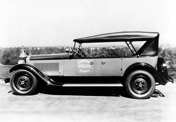 Pictures of Packard Single Eight Touring Police Car 1924