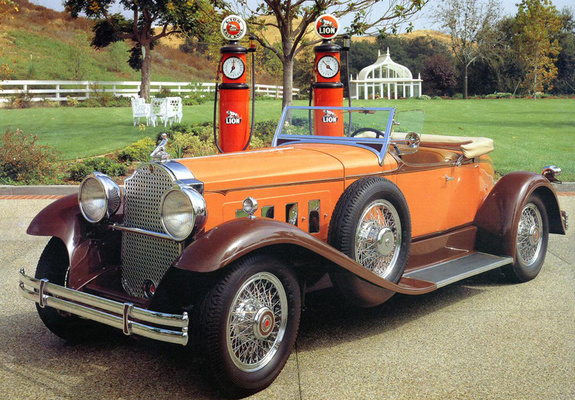 Pictures of Packard Eight Roadster 1931