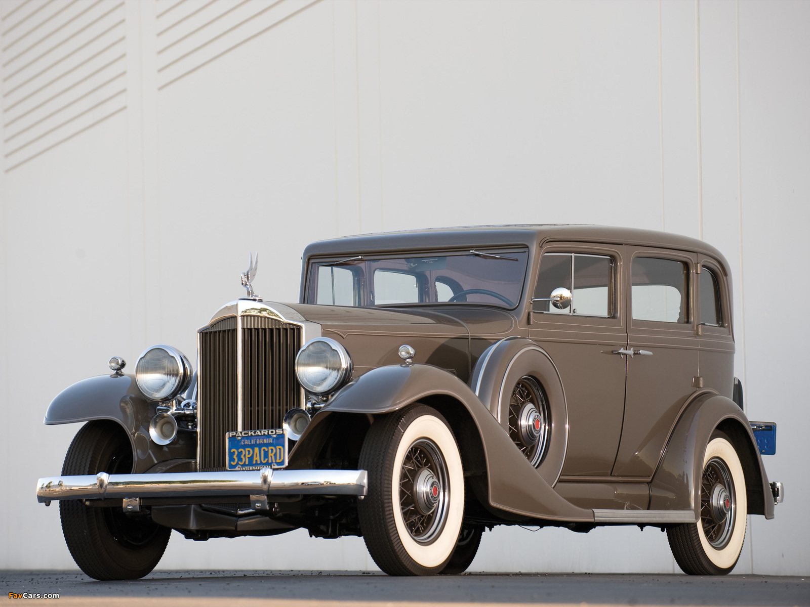 Packard Eight 5-passenger Sedan 1933 wallpapers (1600 x 1200)