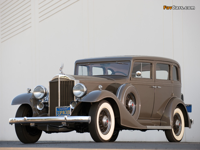 Packard Eight 5-passenger Sedan 1933 wallpapers (640 x 480)