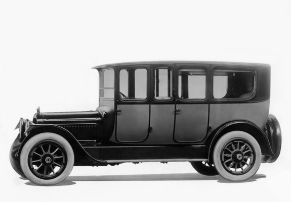Photos of Packard Six Salon Limousine 1915